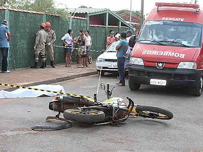 Homem morre ao bater sua moto em um carro em Chapadão do Sul