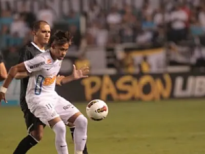 Corinthians vence o Santos na Vila Belmiro