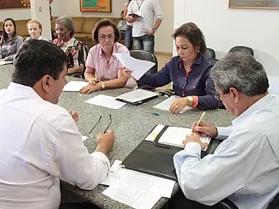 Governo publica nomeação dos aprovados no concurso para professor