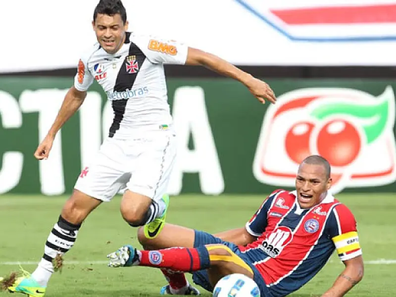 Vasco vence Bahia em Salvador e toma liderança do Corinthians