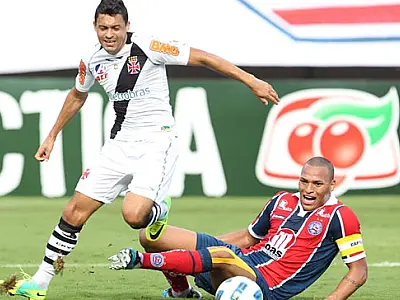 Vasco vence Bahia em Salvador e toma liderança do Corinthians