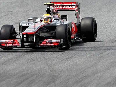 Hamilton faz a pole na Espanha; brasileiros decepcionam
