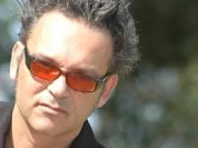 Jerry Espíndola é atração desta “Quinta Musical na Orla”