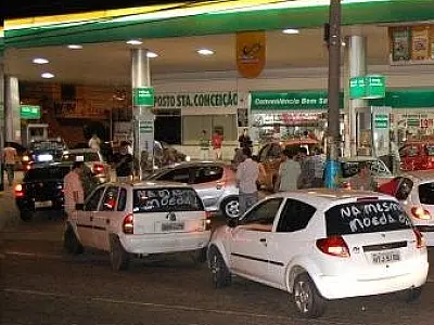Capital adere Campanha "Na Mesma Moeda" e protesta contra preço da gasolina